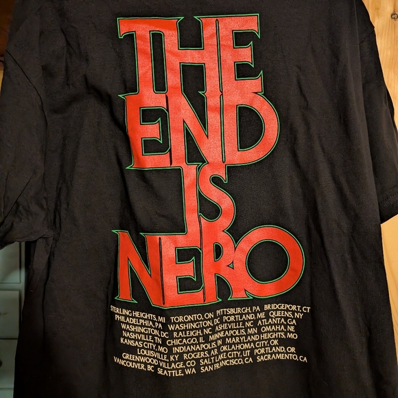 Queens of the Stone Age Tour In Times New Roman The End is Nero T-shirt - Picture 2 of 3